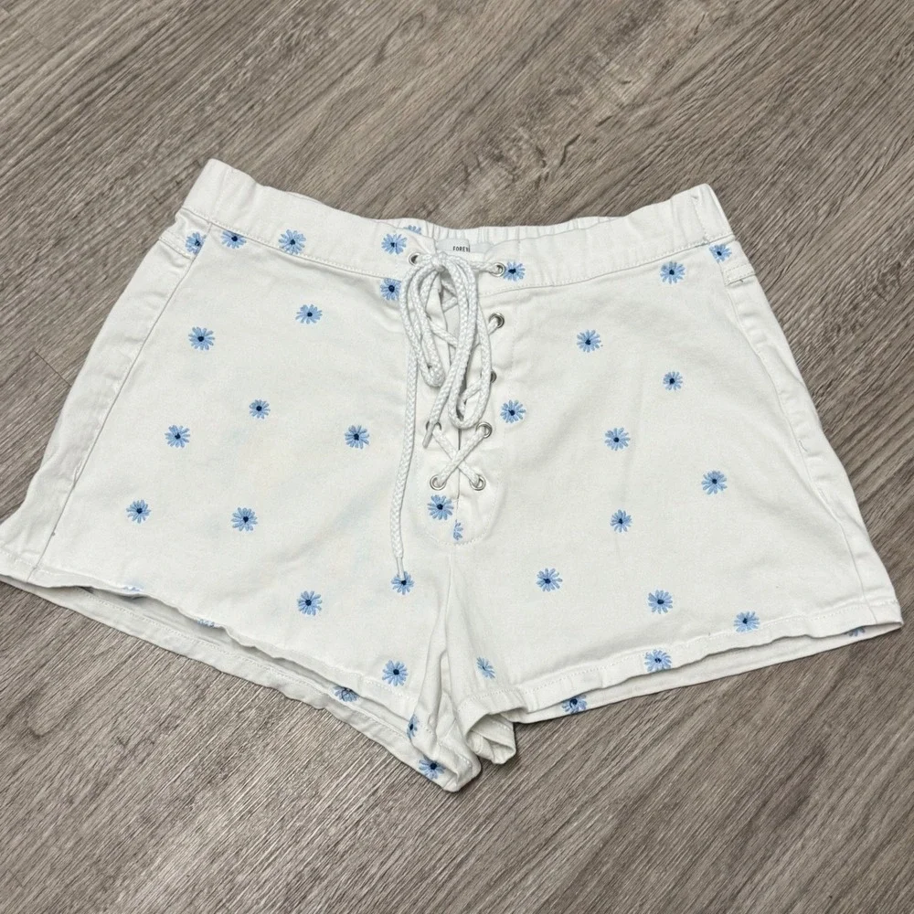 Forever 21 Womens White Daisy‎ Embroidered Lace Up Shorts Size 28